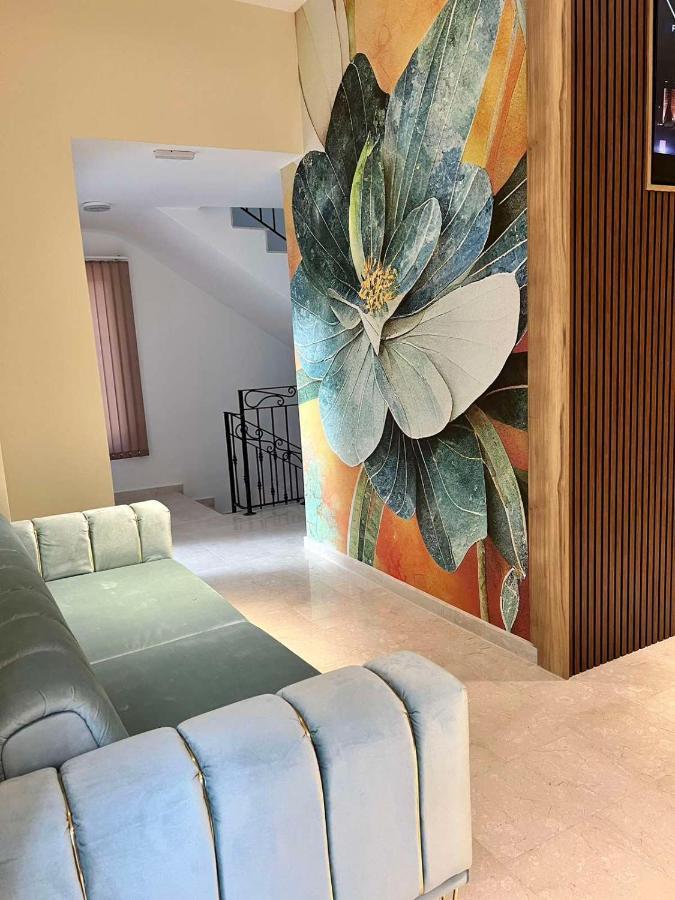 Floral Boutique Hotel Pleven Bagian luar foto
