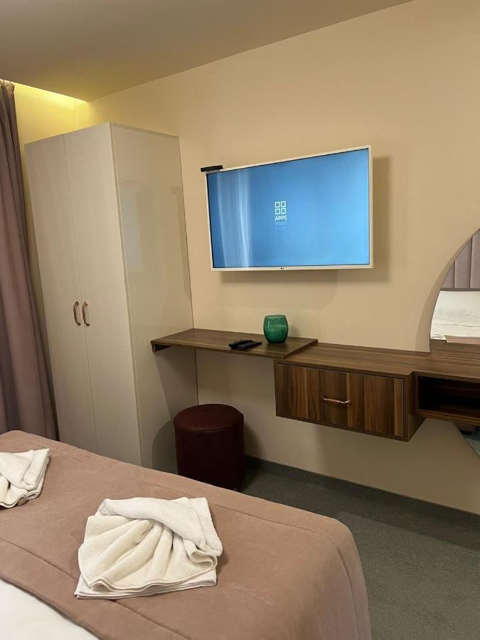 Floral Boutique Hotel Pleven Bagian luar foto