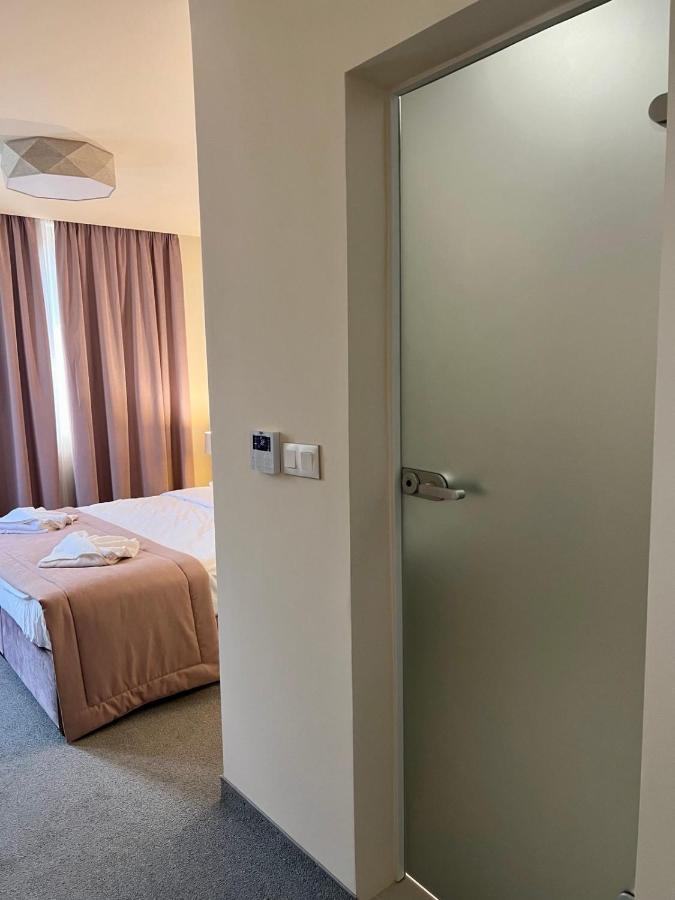 Floral Boutique Hotel Pleven Bagian luar foto