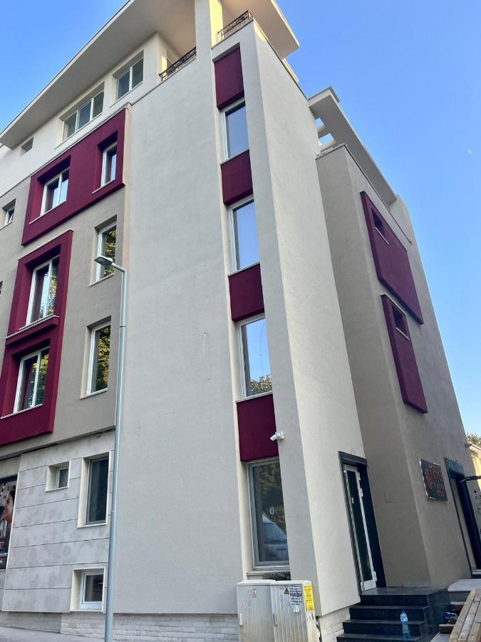 Floral Boutique Hotel Pleven Bagian luar foto