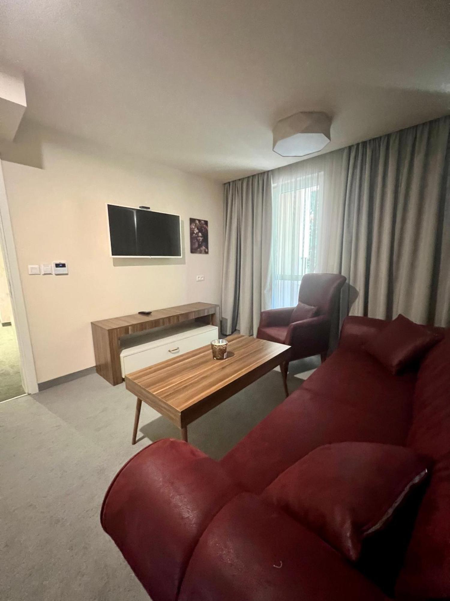 Floral Boutique Hotel Pleven Bagian luar foto