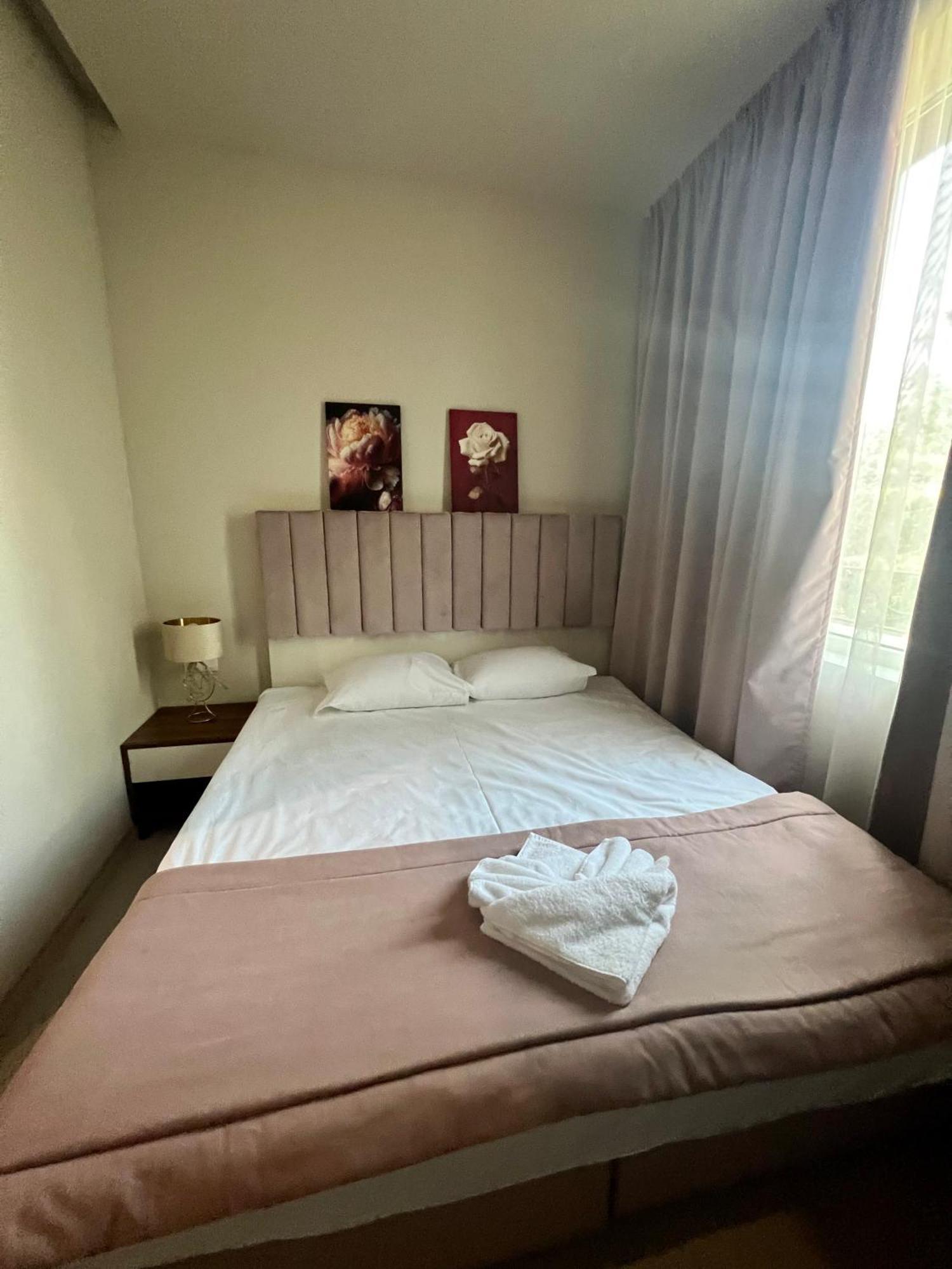 Floral Boutique Hotel Pleven Bagian luar foto