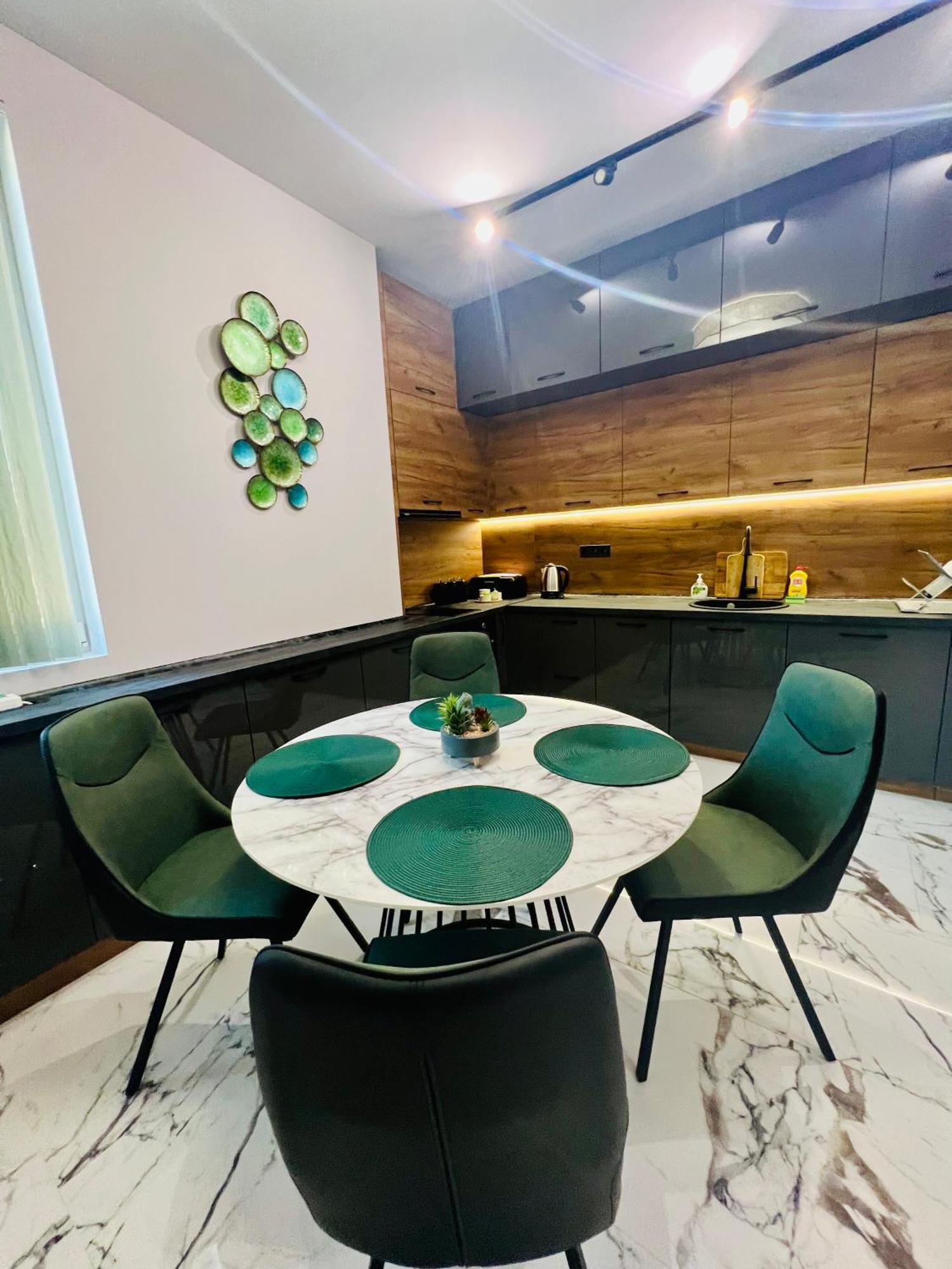 Floral Boutique Hotel Pleven Bagian luar foto