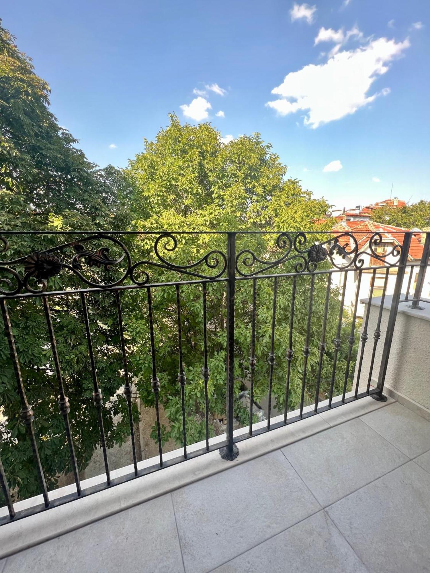 Floral Boutique Hotel Pleven Bagian luar foto