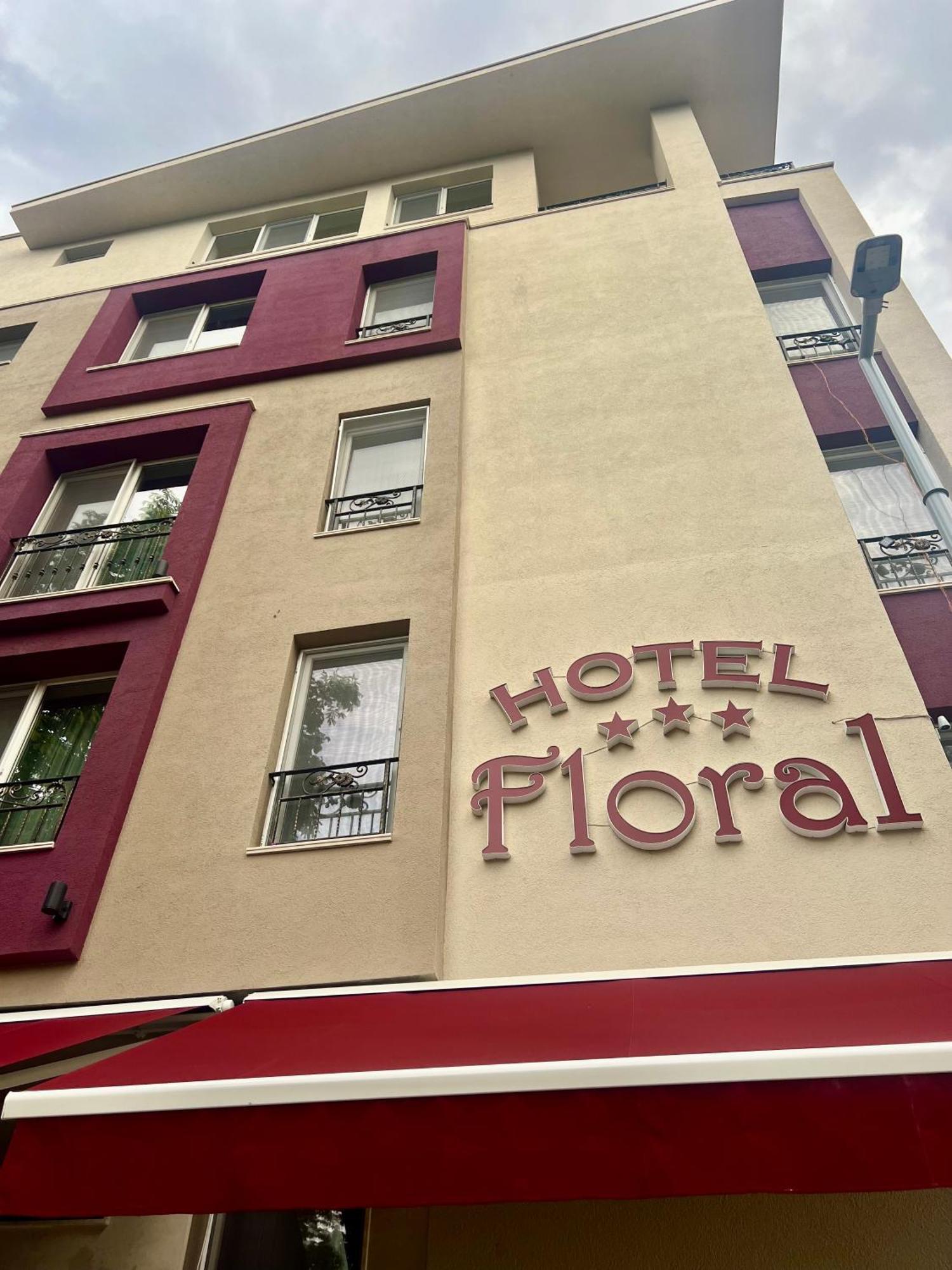 Floral Boutique Hotel Pleven Bagian luar foto