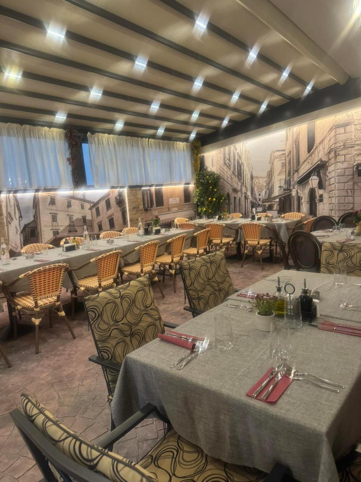 Floral Boutique Hotel Pleven Bagian luar foto