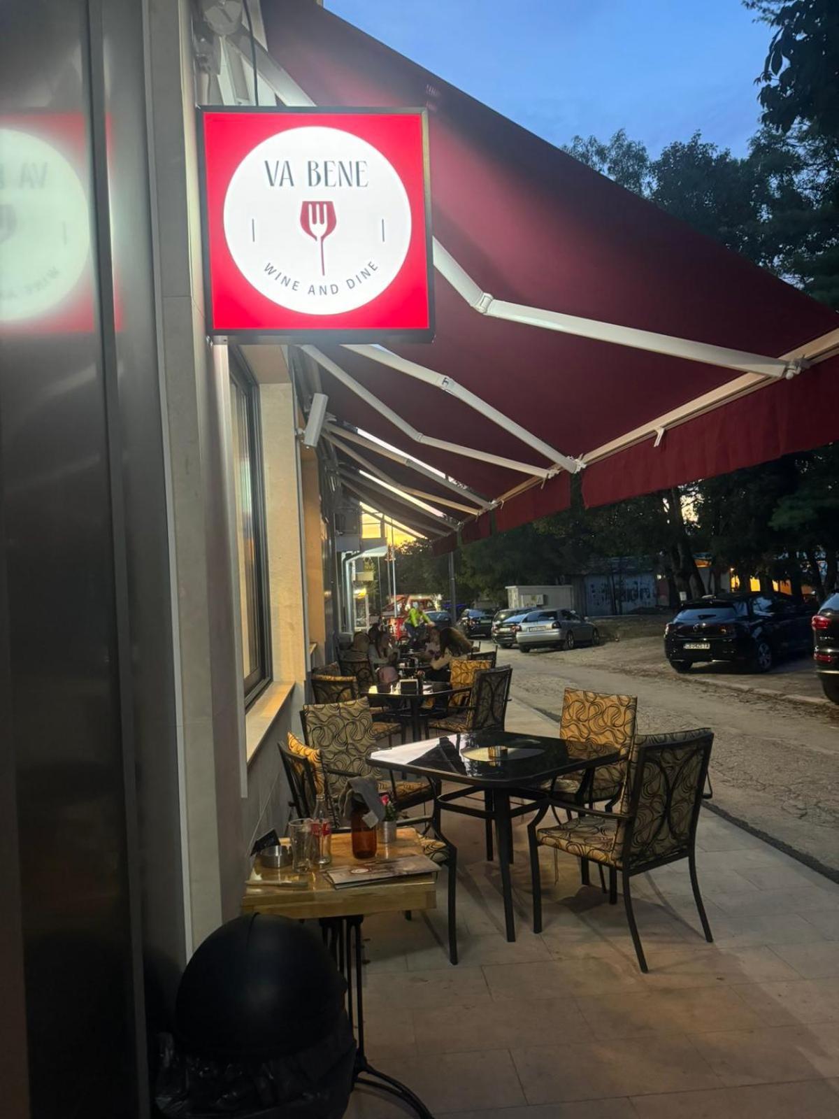 Floral Boutique Hotel Pleven Bagian luar foto